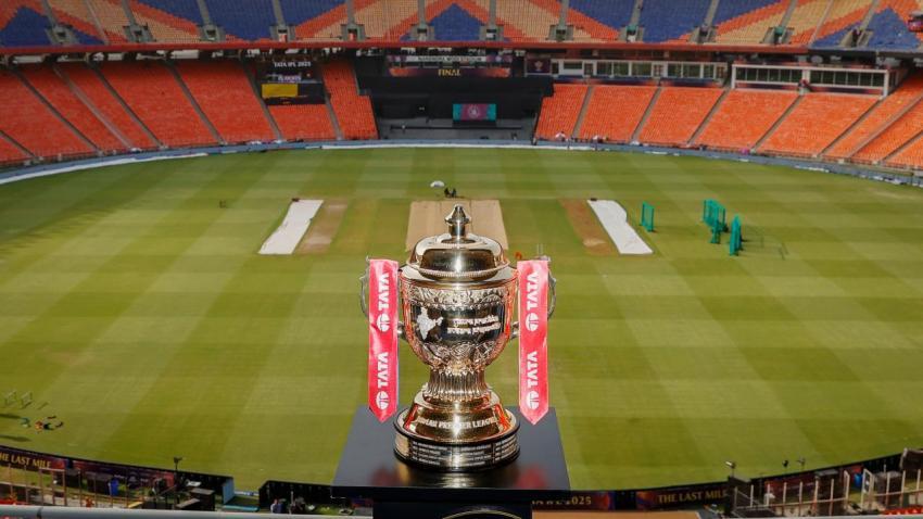 IPL 2025 trophy