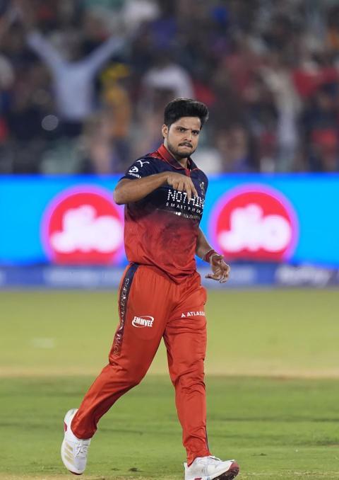 RCB Player Rasikh Salam HD wallpaper Download
