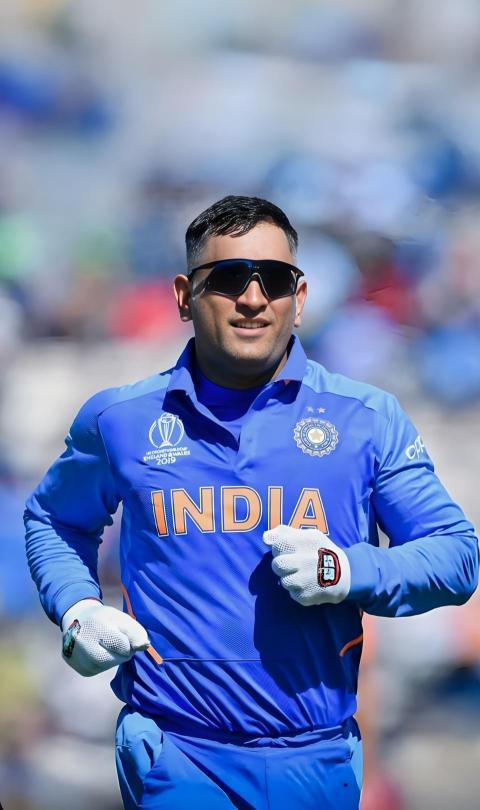 MS Dhoni India Cricket 4K Wallpaper
